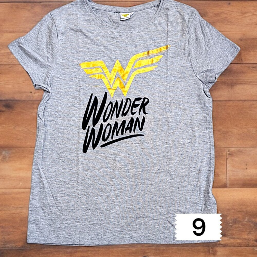 WONDER WOMEN'S Grey Graphic T-Shirt  for Women with Logo -  Bold, Heroic Style